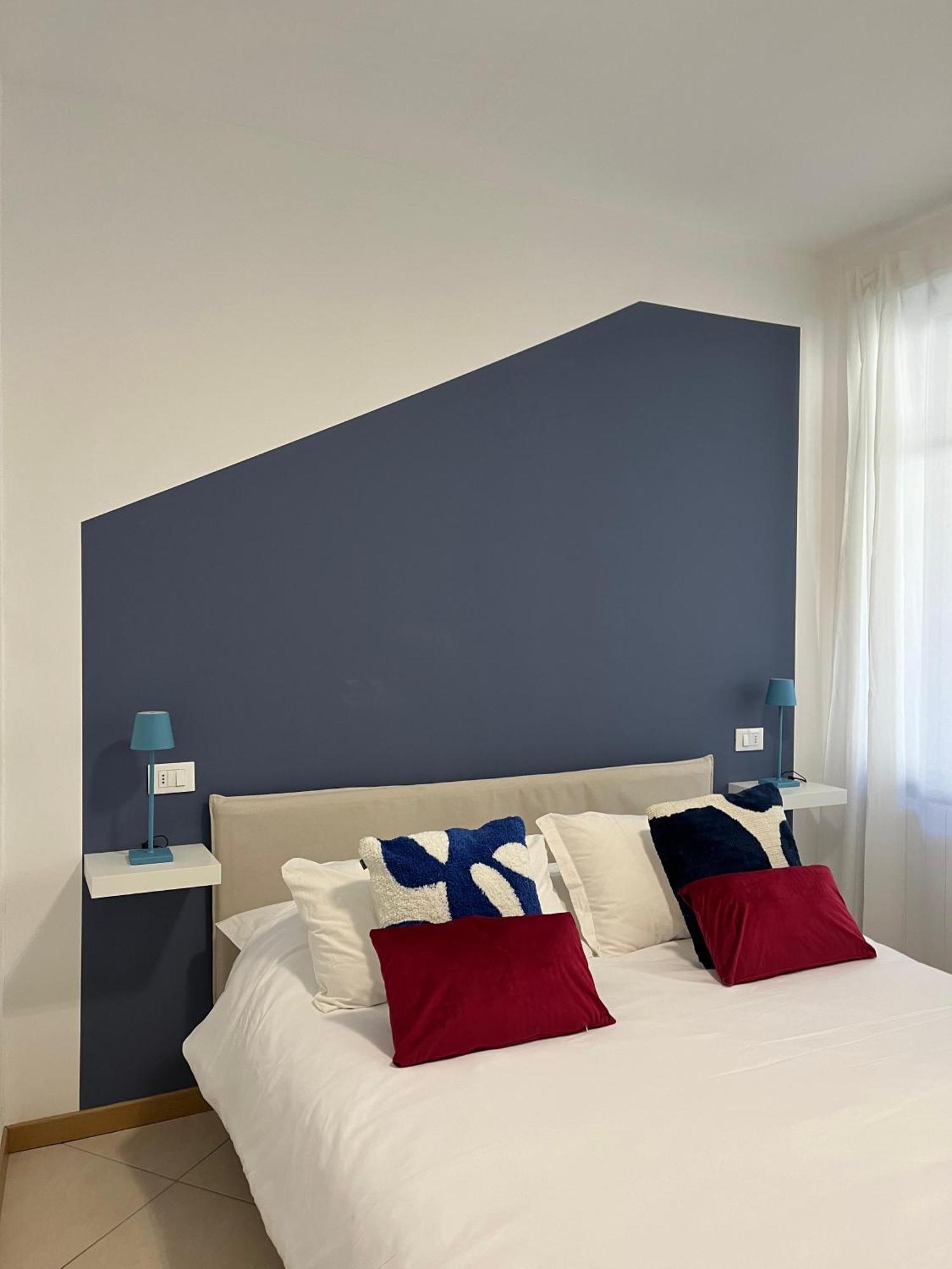 Residenze Blue Lake Оменя Екстериор снимка